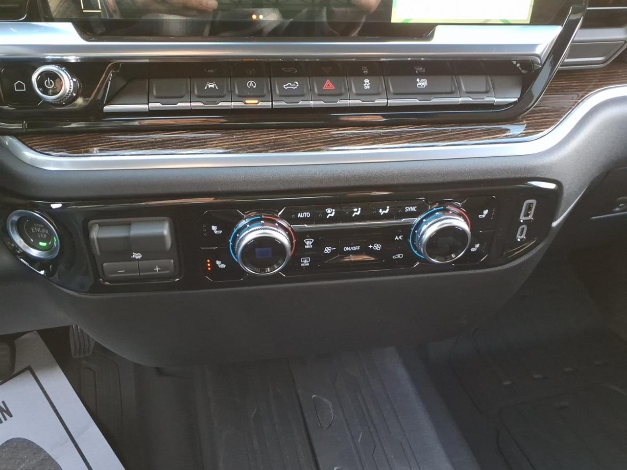 GMC Sierra 1500 4WD Crew Cab 157" Elevation 2026