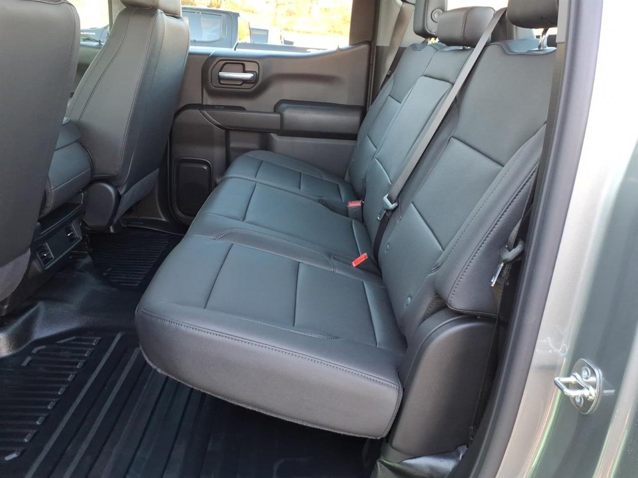 Chevrolet Silverado 1500 4WD Crew Cab 147" Work Truck 2026