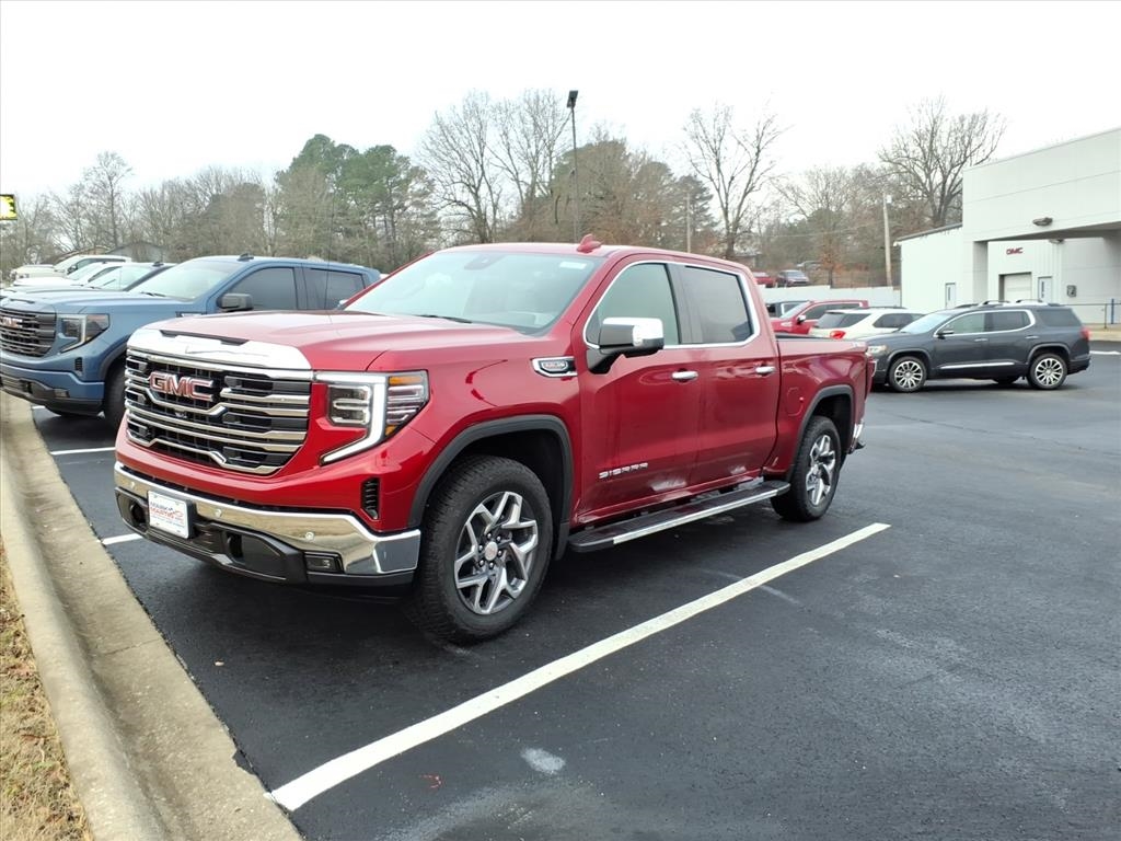 GMC Sierra 1500 4WD Crew Cab 147" SLT 2026