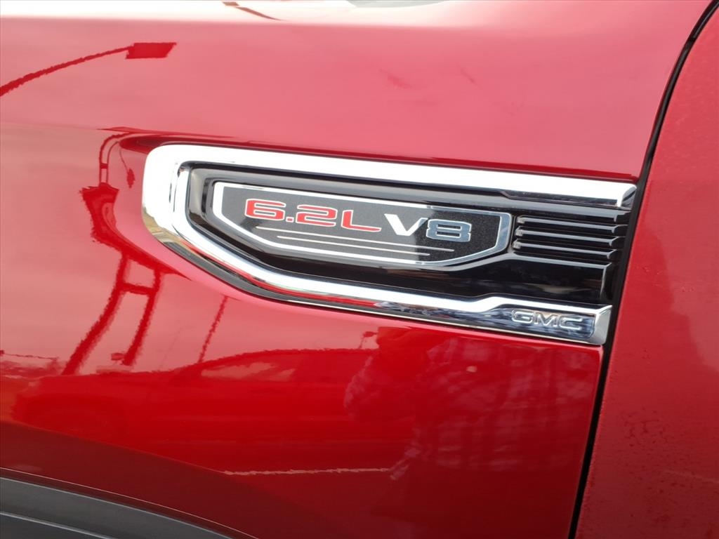 GMC Sierra 1500 4WD Crew Cab 147" SLT 2026