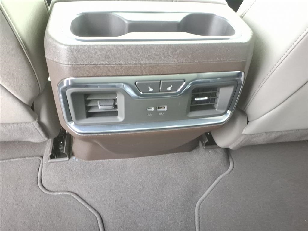 GMC Sierra 1500 4WD Crew Cab 147" SLT 2026