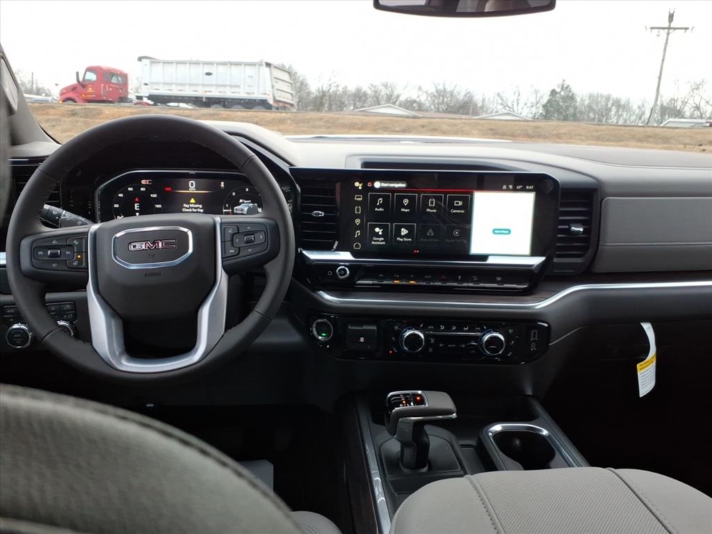 GMC Sierra 1500 4WD Crew Cab 147" SLT 2026