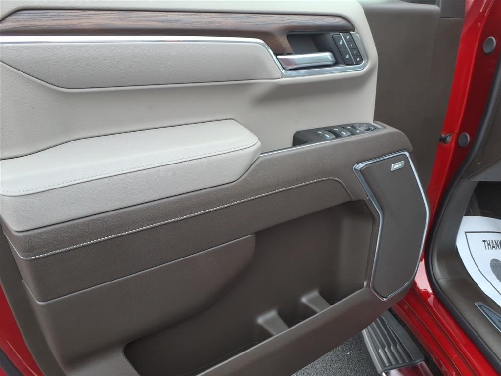 GMC Sierra 1500 4WD Crew Cab 147" SLT 2026