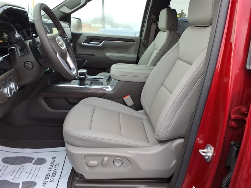 GMC Sierra 1500 4WD Crew Cab 147" SLT 2026