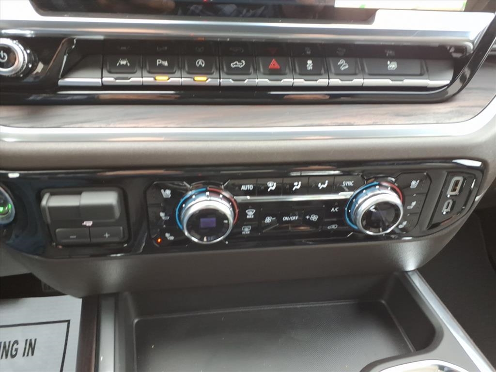 GMC Sierra 1500 4WD Crew Cab 147" SLT 2026