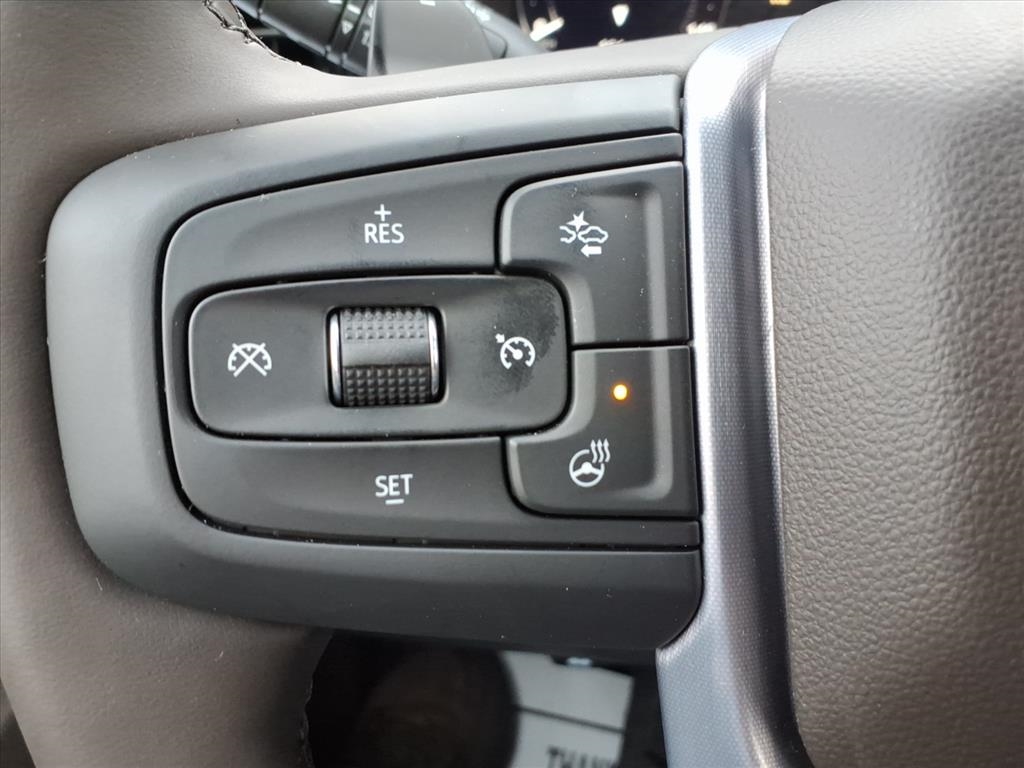 GMC Sierra 1500 4WD Crew Cab 147" SLT 2026