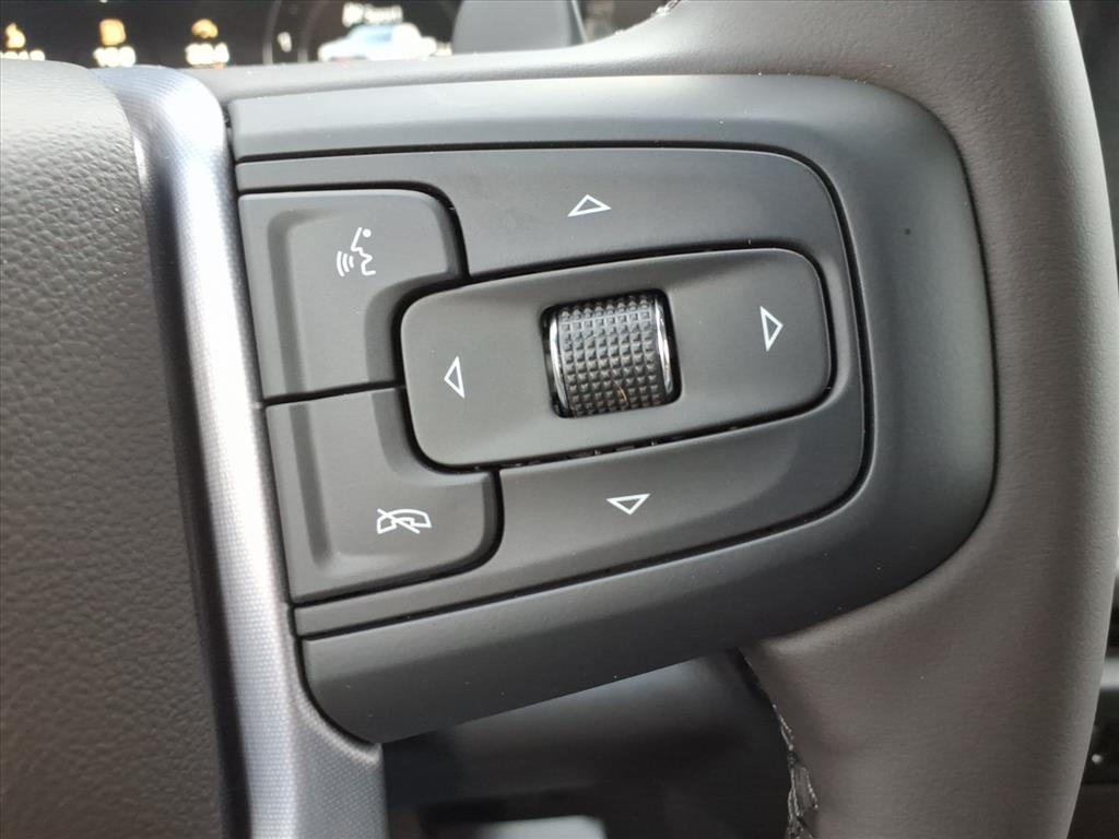 GMC Sierra 1500 4WD Crew Cab 147" SLT 2026