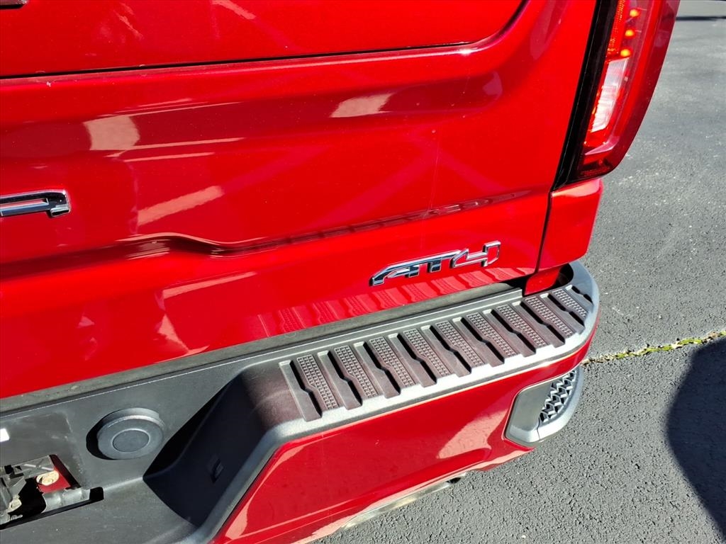 GMC Sierra 1500 4WD Crew Cab 147" AT4 2021