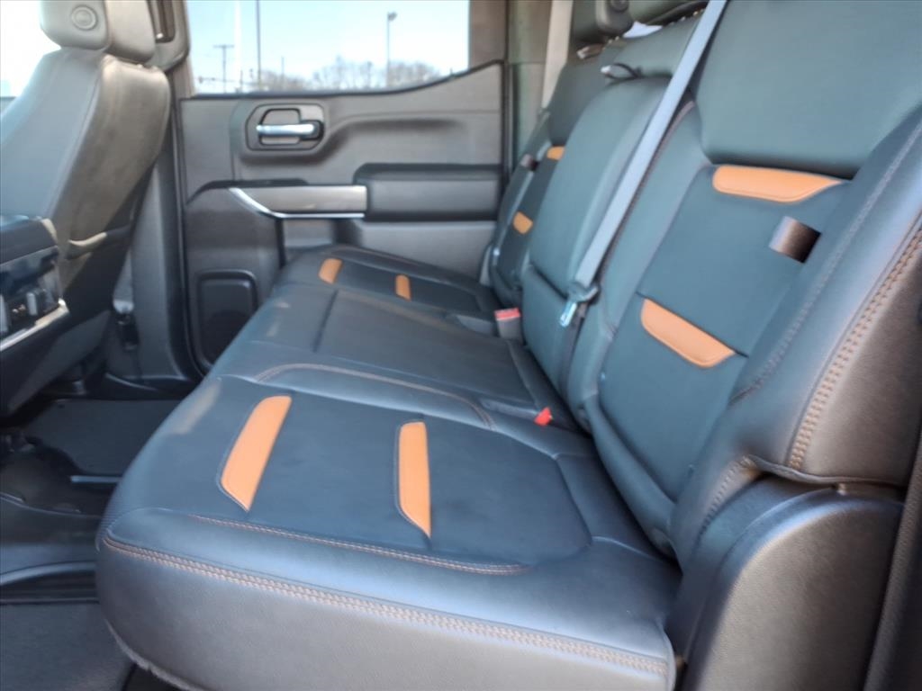 GMC Sierra 1500 4WD Crew Cab 147" AT4 2021