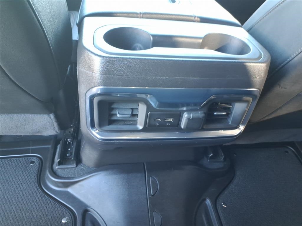 GMC Sierra 1500 4WD Crew Cab 147" AT4 2021