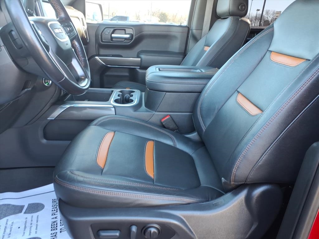 GMC Sierra 1500 4WD Crew Cab 147" AT4 2021