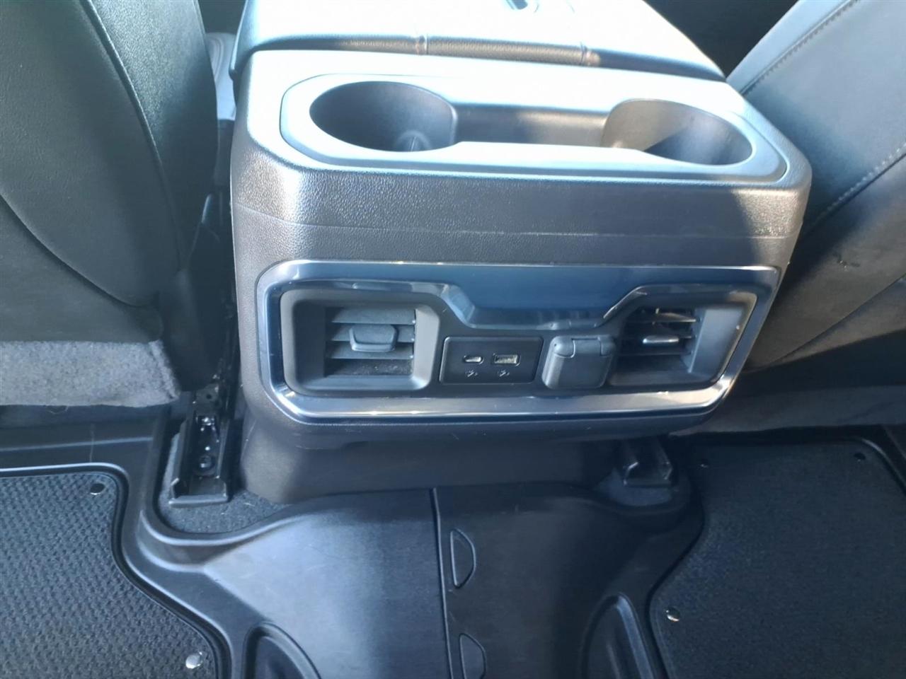 GMC Sierra 1500 4WD Crew Cab 147" AT4 2021