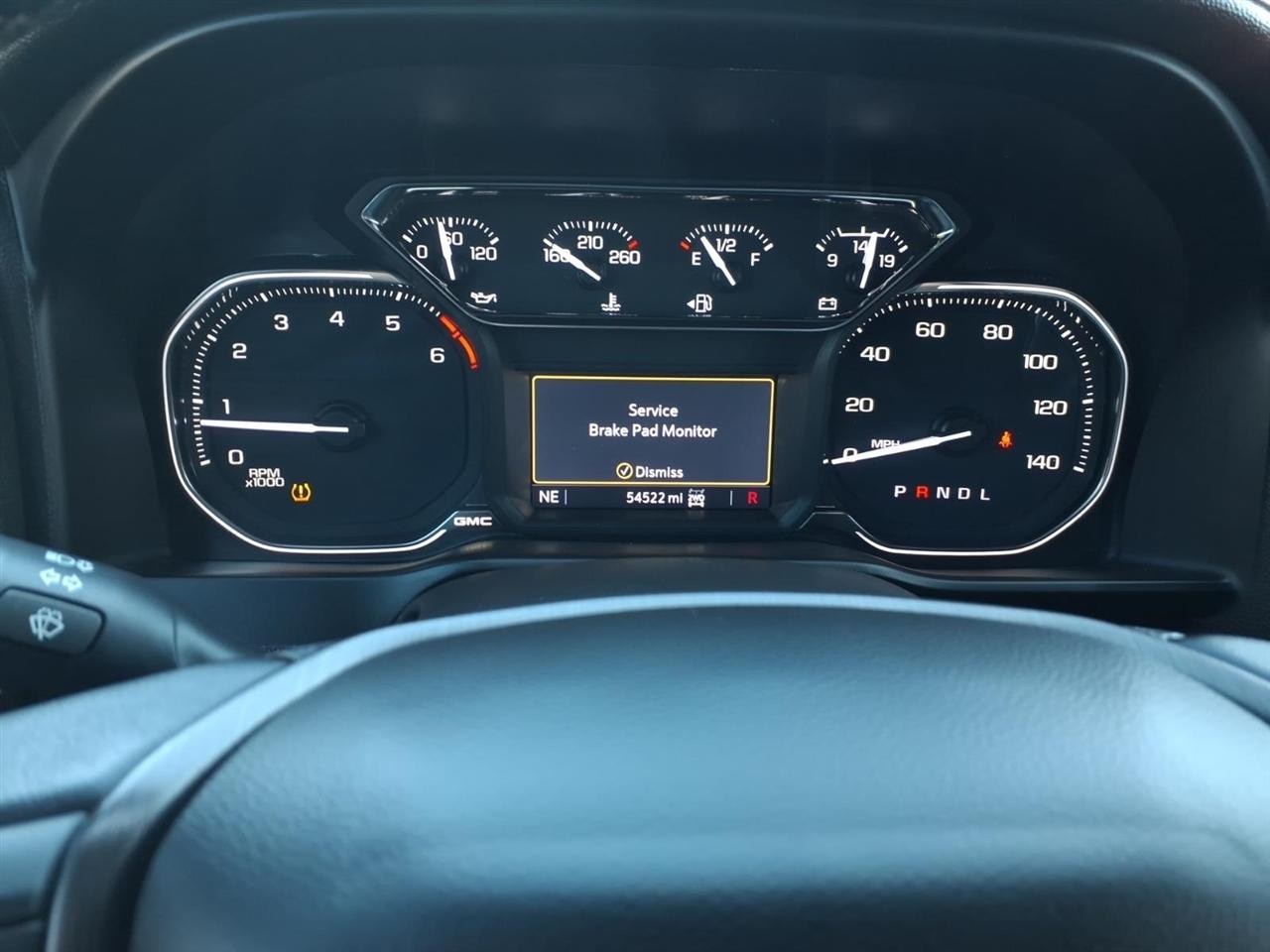 GMC Sierra 1500 4WD Crew Cab 147" AT4 2021