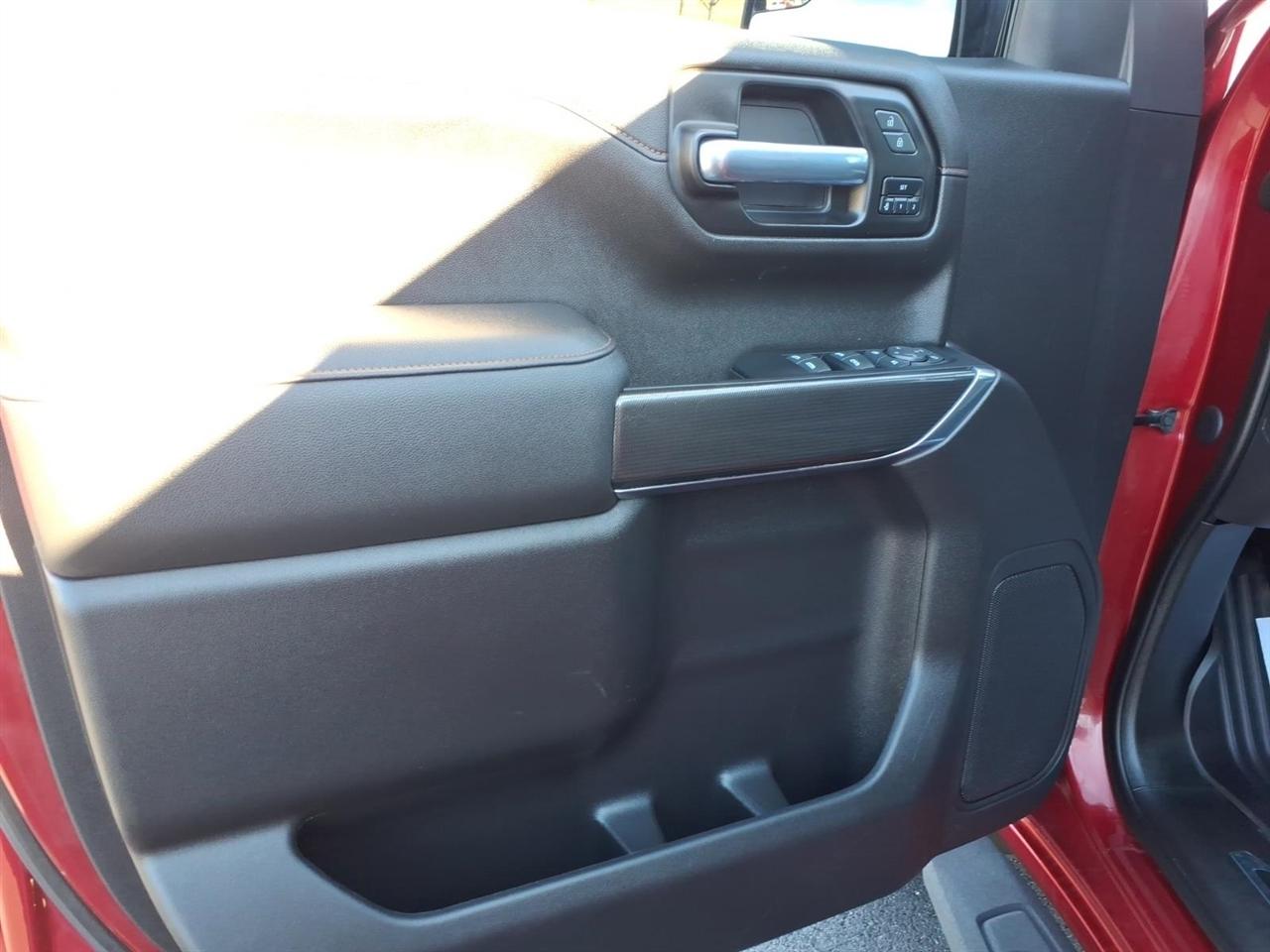 GMC Sierra 1500 4WD Crew Cab 147" AT4 2021