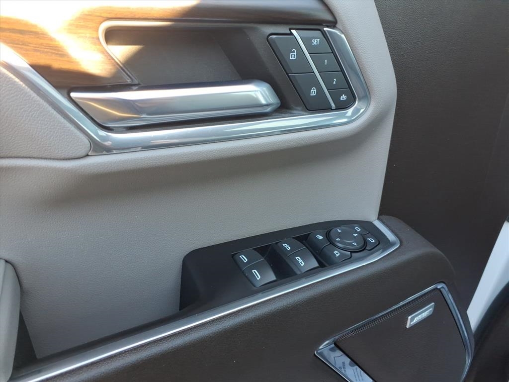 GMC Sierra 1500 4WD Crew Cab 147" SLT 2024