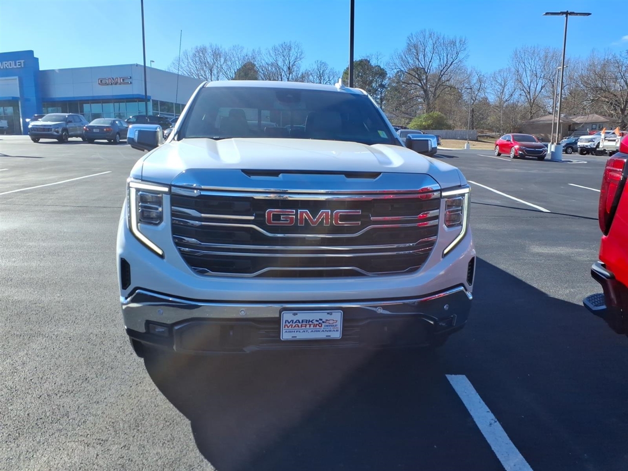 GMC Sierra 1500 4WD Crew Cab 147" SLT 2024