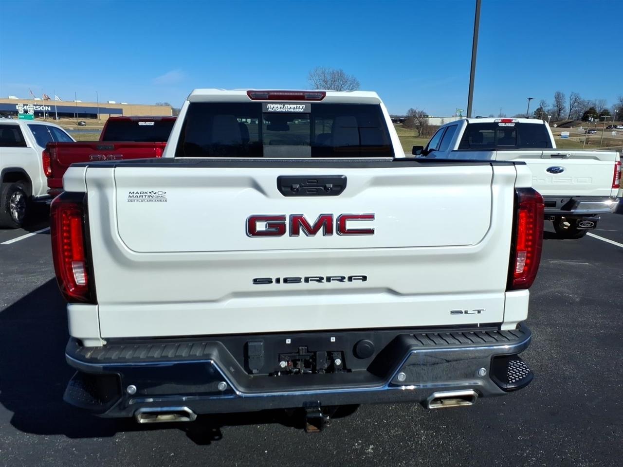 GMC Sierra 1500 4WD Crew Cab 147" SLT 2024