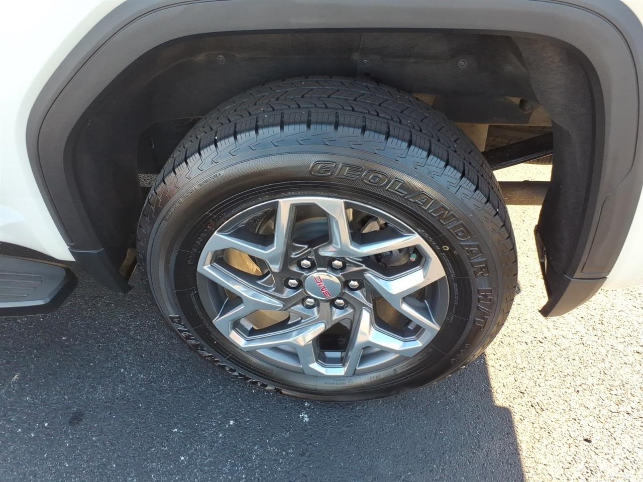 GMC Sierra 1500 4WD Crew Cab 147" SLT 2024