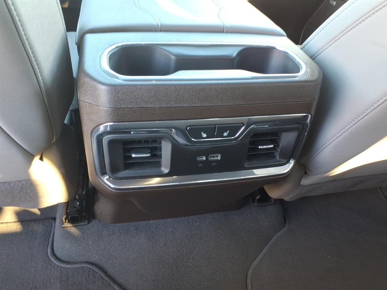 GMC Sierra 1500 4WD Crew Cab 147" SLT 2024