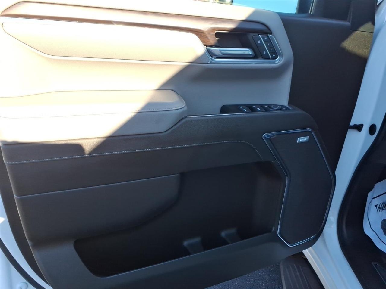 GMC Sierra 1500 4WD Crew Cab 147" SLT 2024