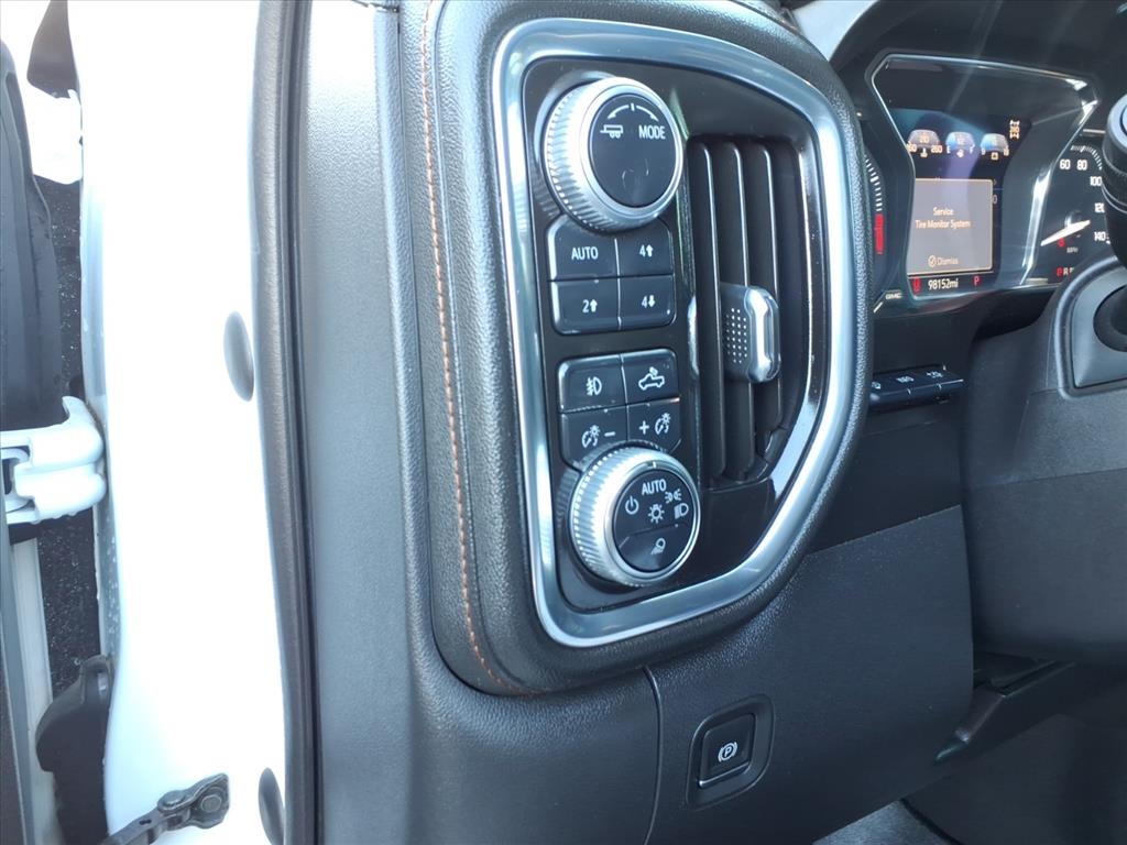 GMC Sierra 1500 4WD Crew Cab 147" AT4 2020