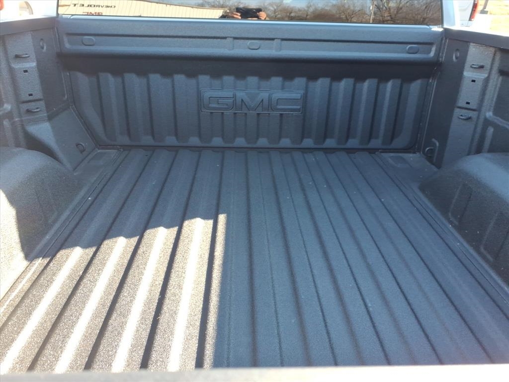 GMC Sierra 1500 4WD Crew Cab 157" Elevation 2026