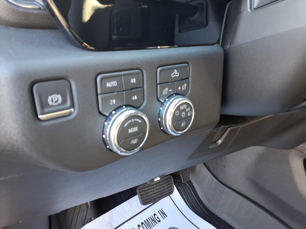 GMC Sierra 1500 4WD Crew Cab 157" Elevation 2026