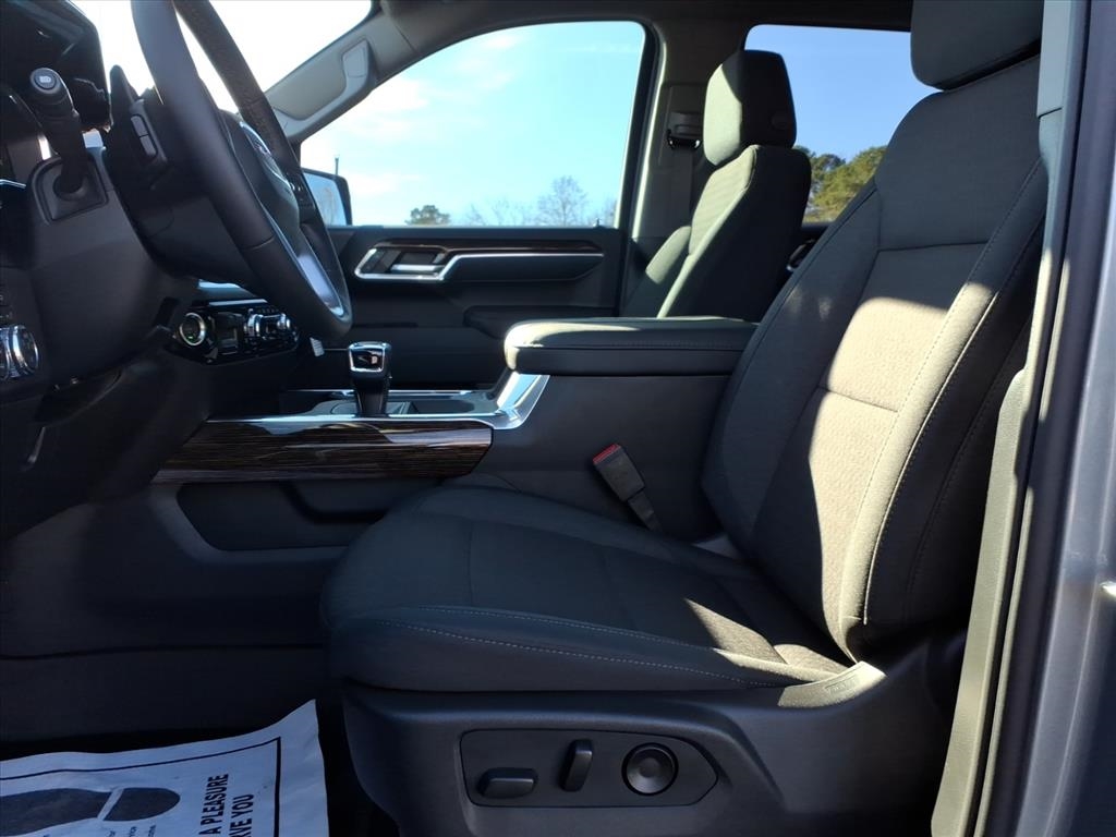 GMC Sierra 1500 4WD Crew Cab 157" Elevation 2026