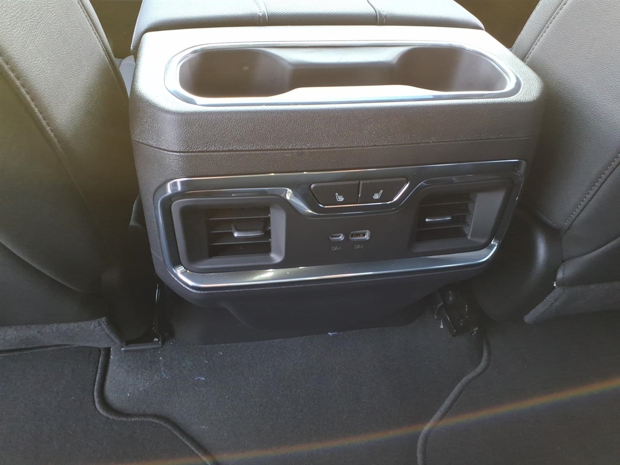 GMC Sierra 1500 4WD Crew Cab 147" SLT 2026