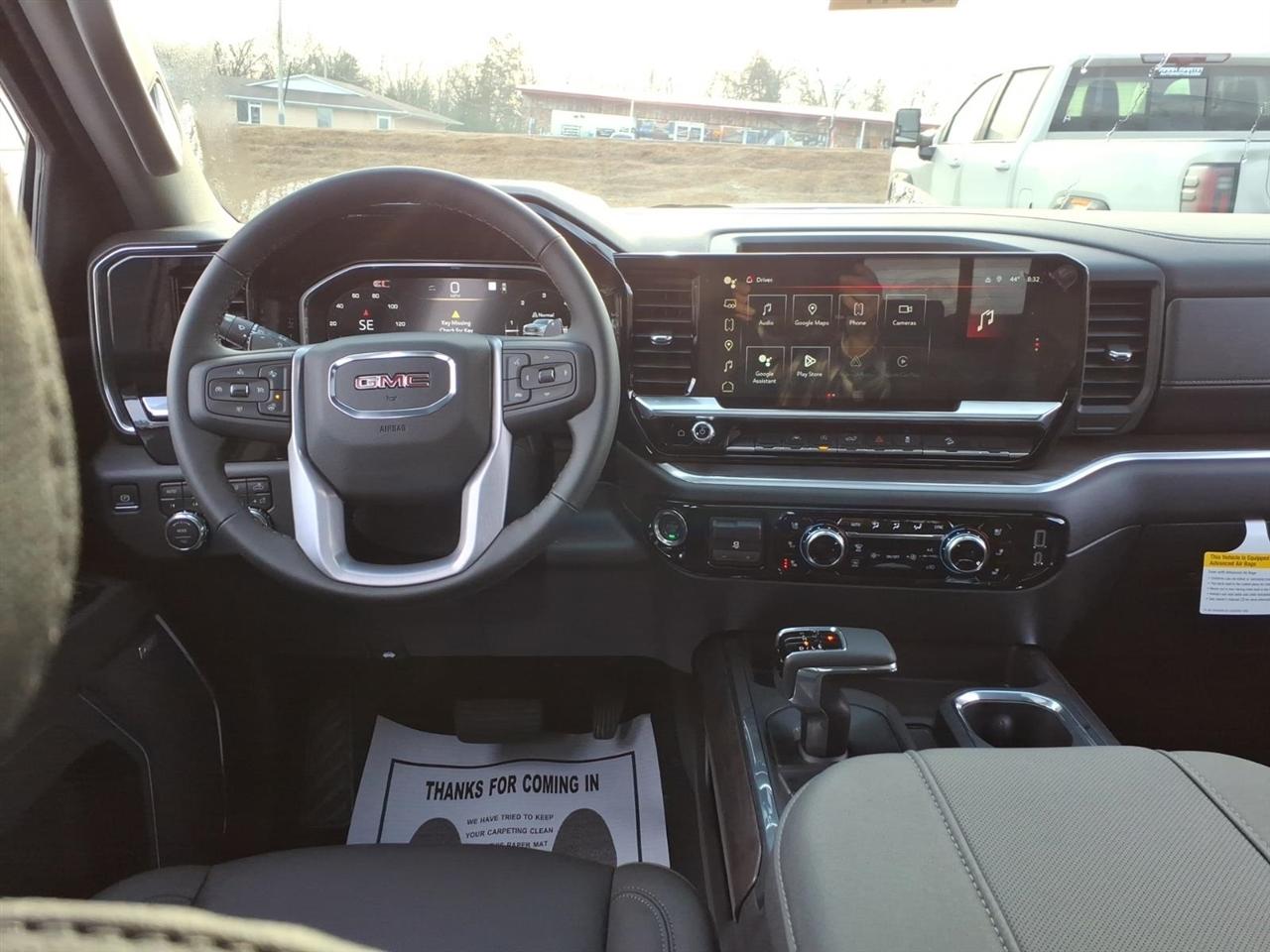 GMC Sierra 1500 4WD Crew Cab 147" SLT 2026