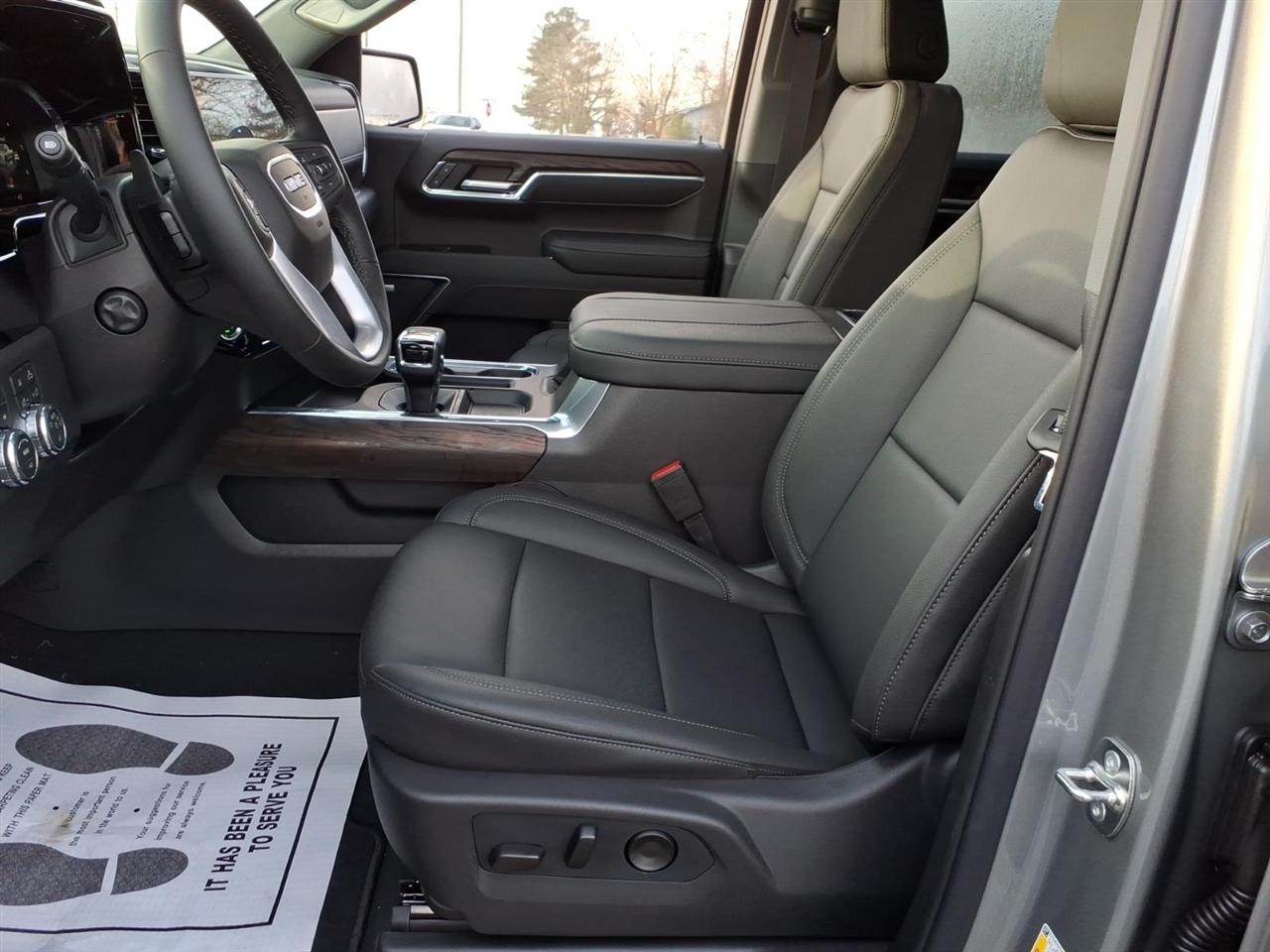 GMC Sierra 1500 4WD Crew Cab 147" SLT 2026