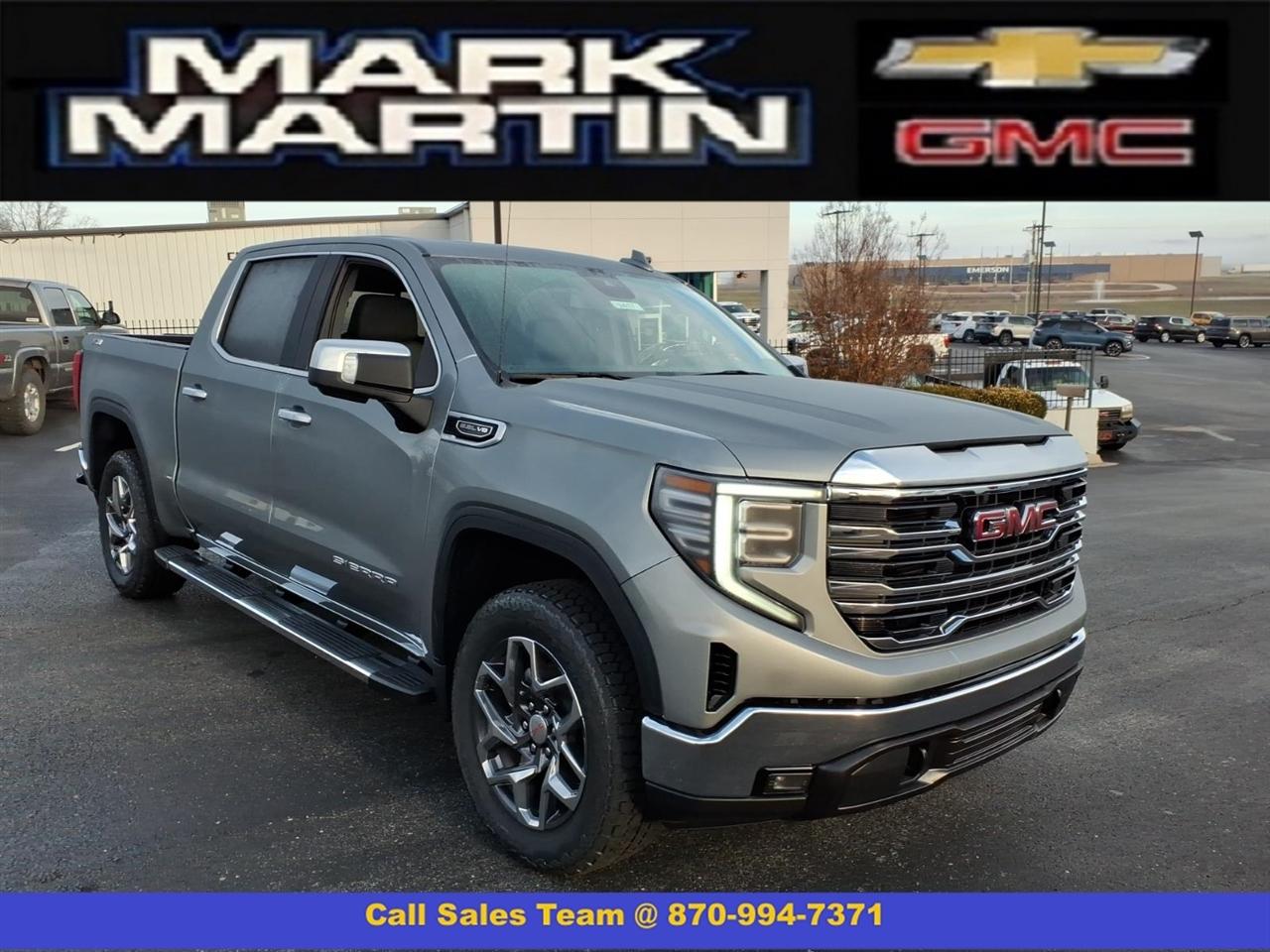 GMC Sierra 1500 4WD Crew Cab 147" SLT 2026