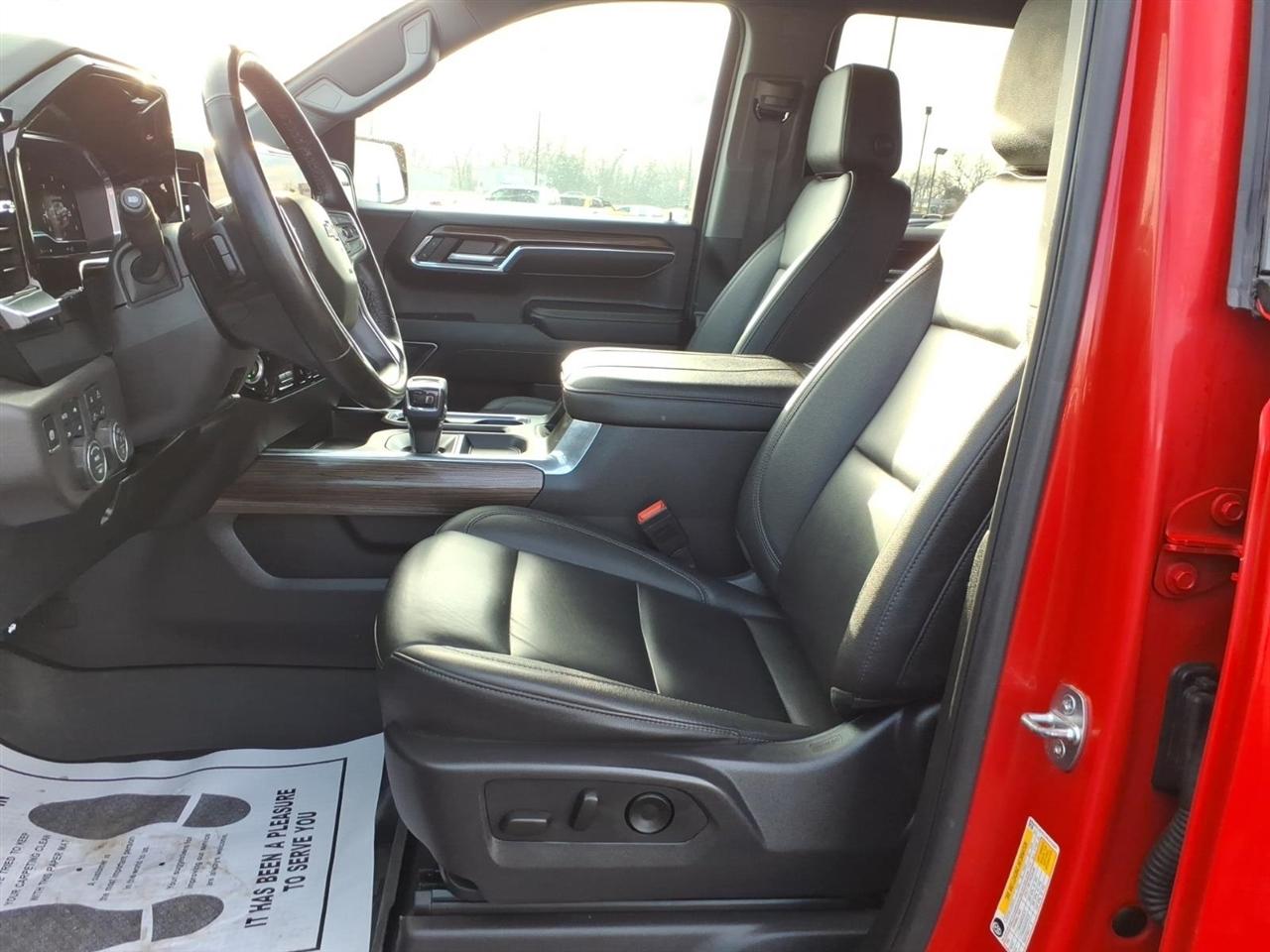 Chevrolet Silverado 1500 4WD Crew Cab 147" LT Trail Boss 2024