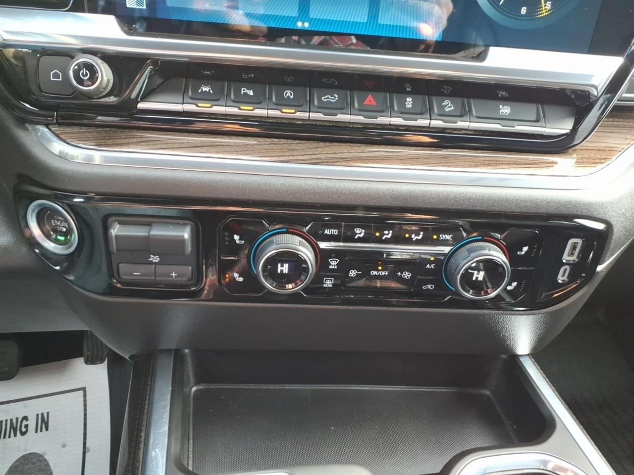 Chevrolet Silverado 1500 4WD Crew Cab 147" LT Trail Boss 2024