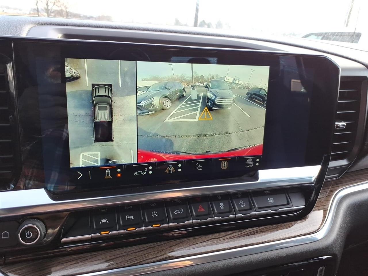 Chevrolet Silverado 1500 4WD Crew Cab 147" LT Trail Boss 2024