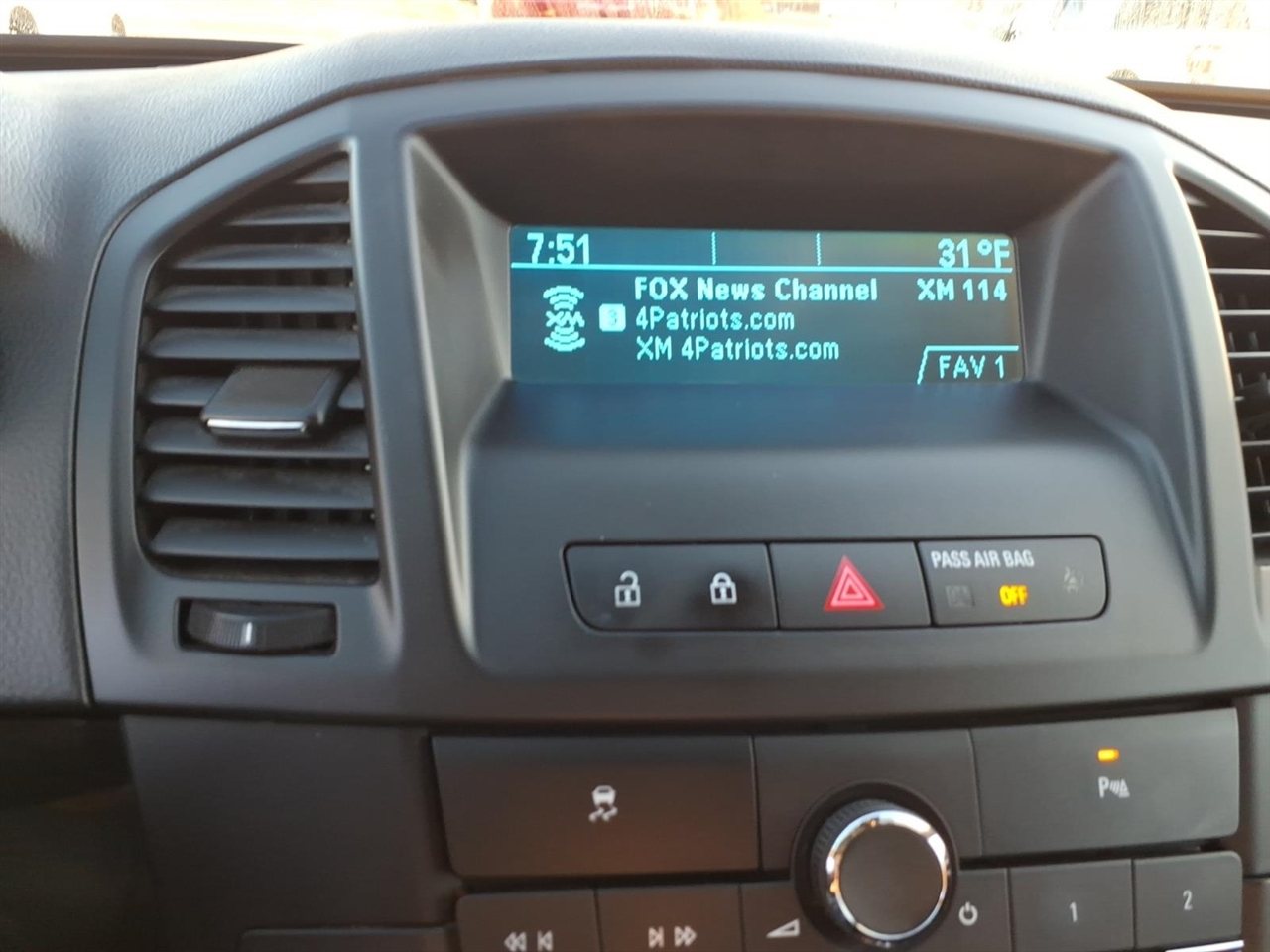 Buick Regal 4dr Sdn CXL RL4 (Russelsheim) *Ltd Avail* 2011