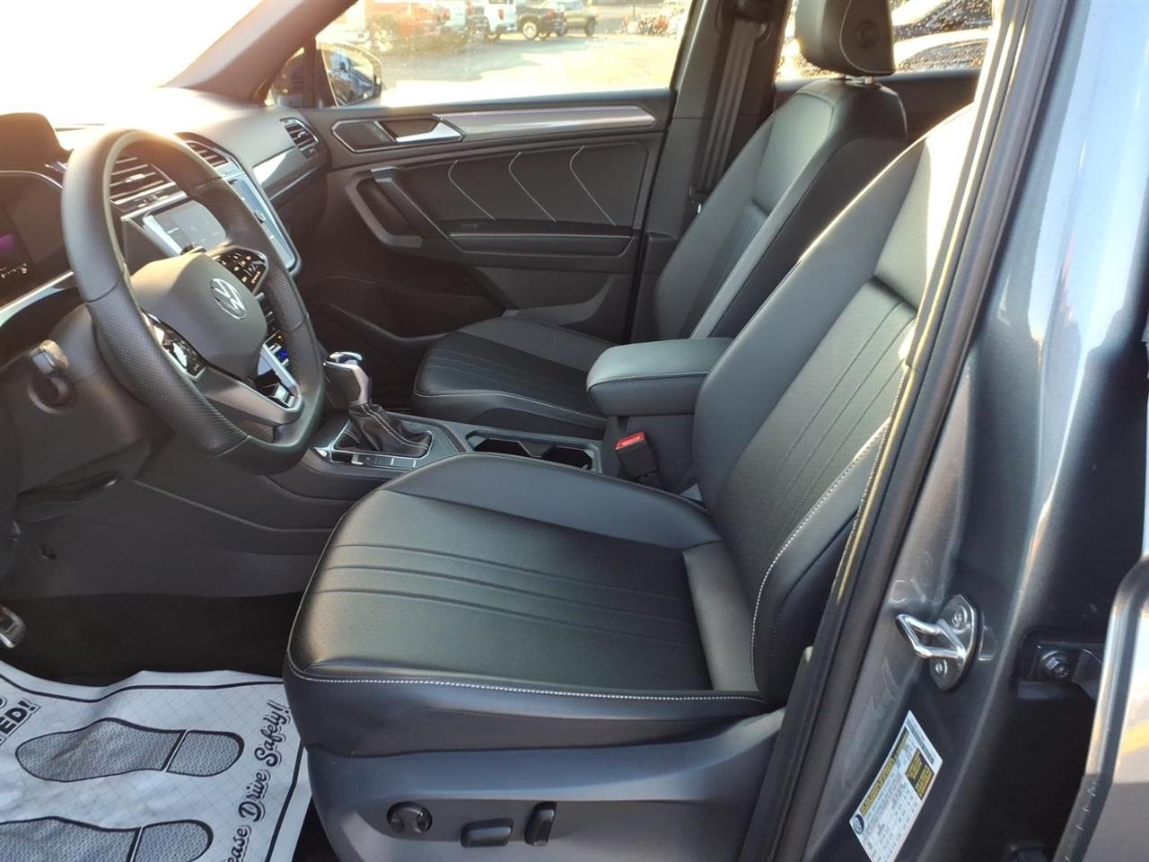 Volkswagen Tiguan 2.0T SE R-Line Black FWD 2024