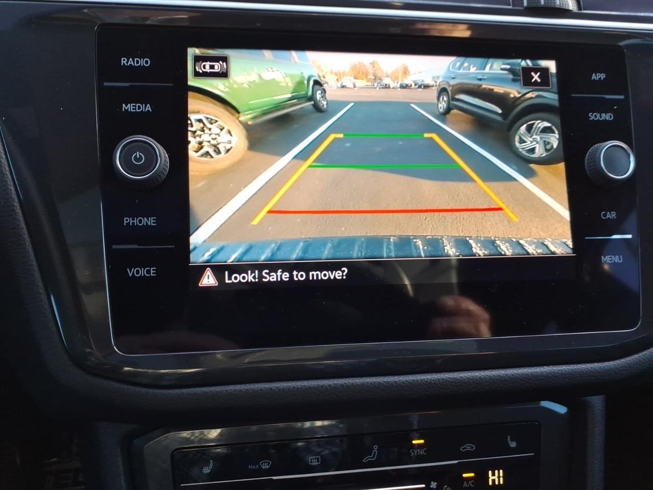 Volkswagen Tiguan 2.0T SE R-Line Black FWD 2024