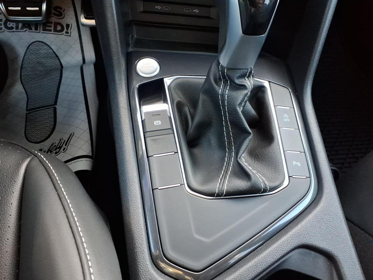 Volkswagen Tiguan 2.0T SE R-Line Black FWD 2024