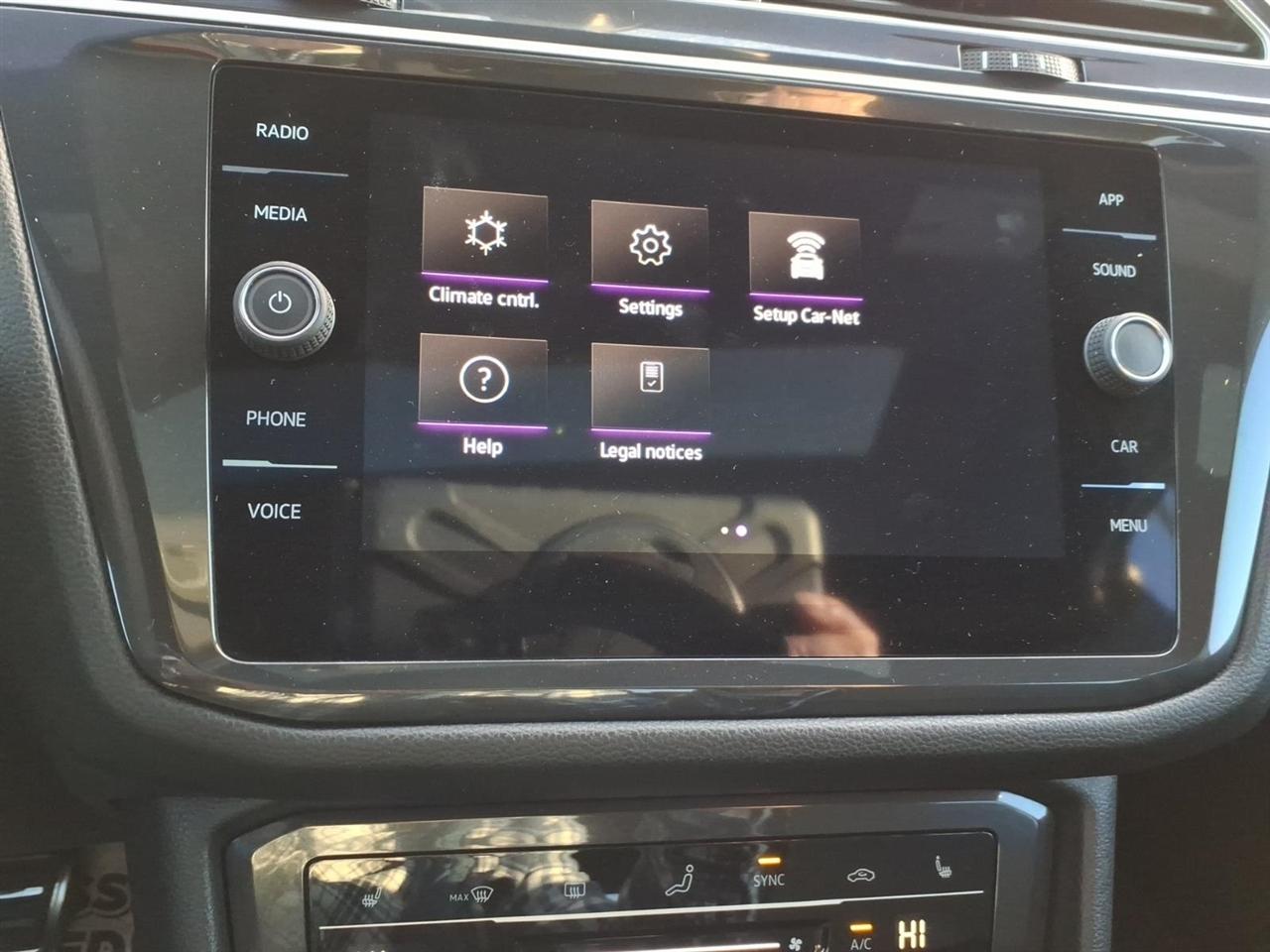 Volkswagen Tiguan 2.0T SE R-Line Black FWD 2024