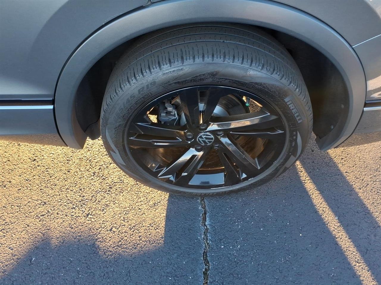 Volkswagen Tiguan 2.0T SE R-Line Black FWD 2024