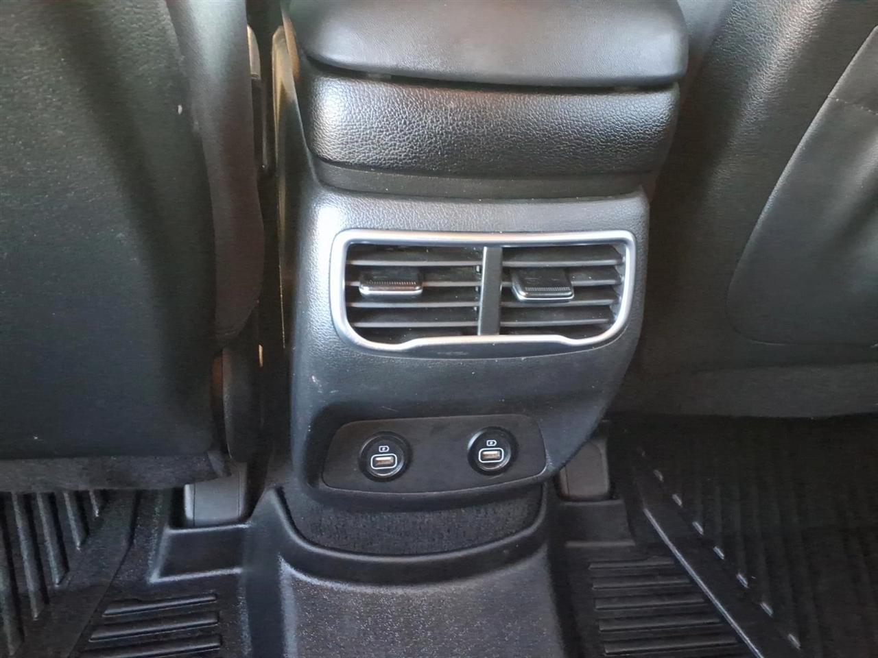 Hyundai Santa Fe SEL FWD 2021