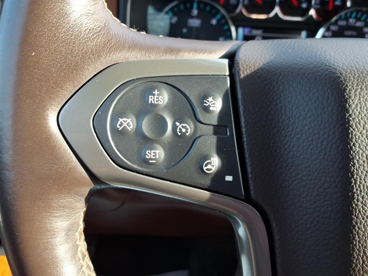 Chevrolet Silverado 1500 4WD Crew Cab 143.5" High Country 2018