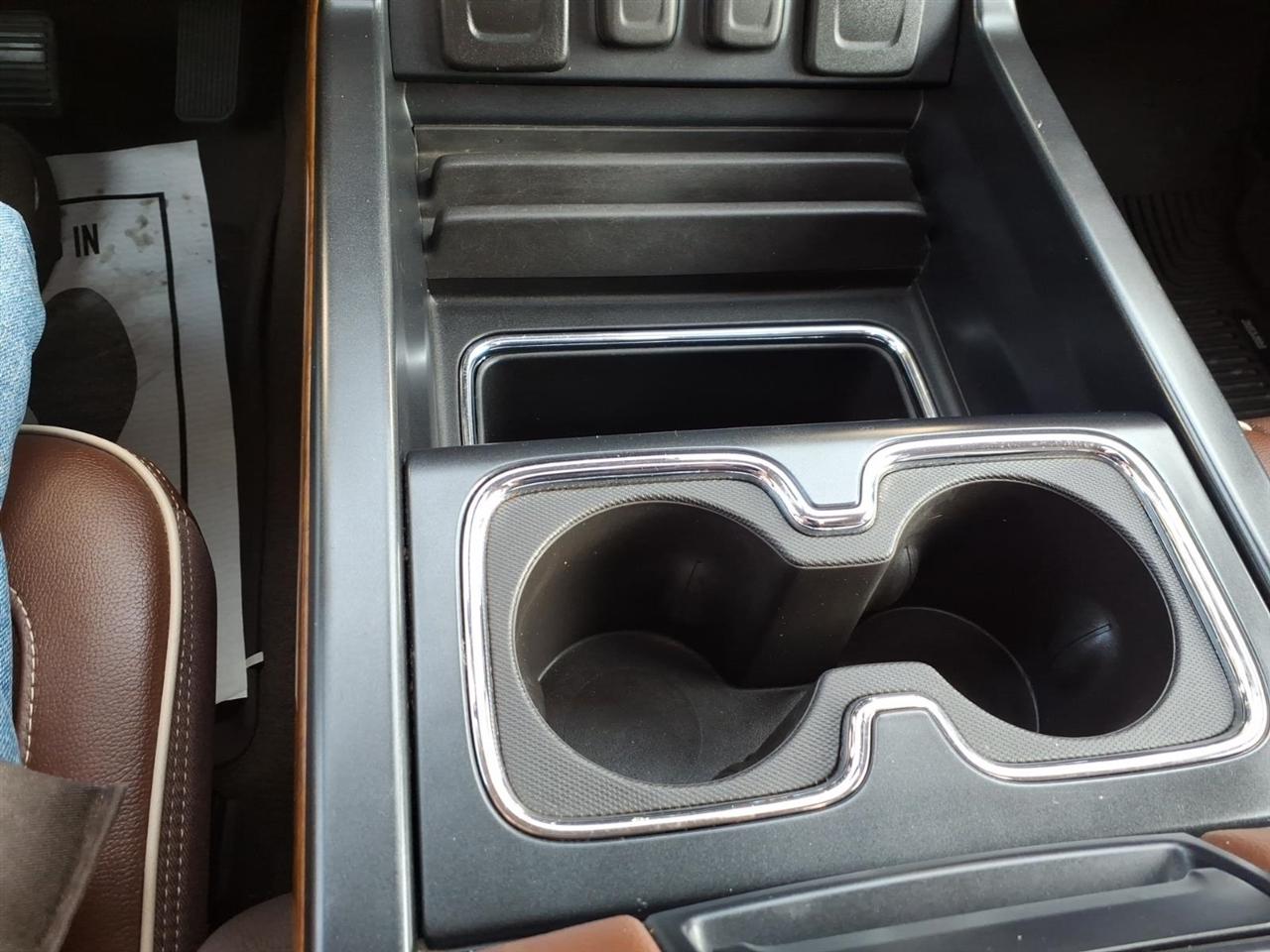 Chevrolet Silverado 1500 4WD Crew Cab 143.5" High Country 2018