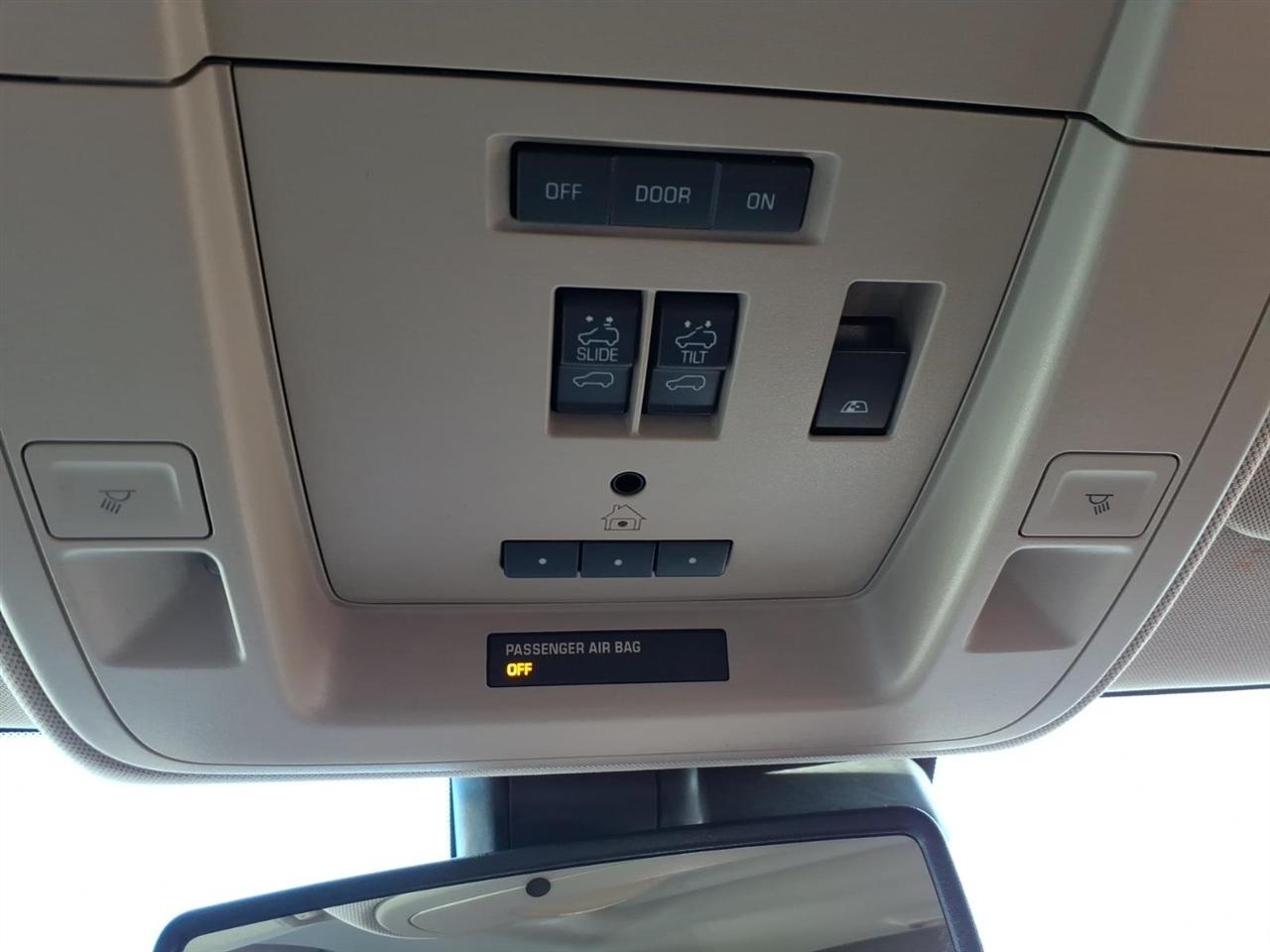 Chevrolet Silverado 1500 4WD Crew Cab 143.5" High Country 2018