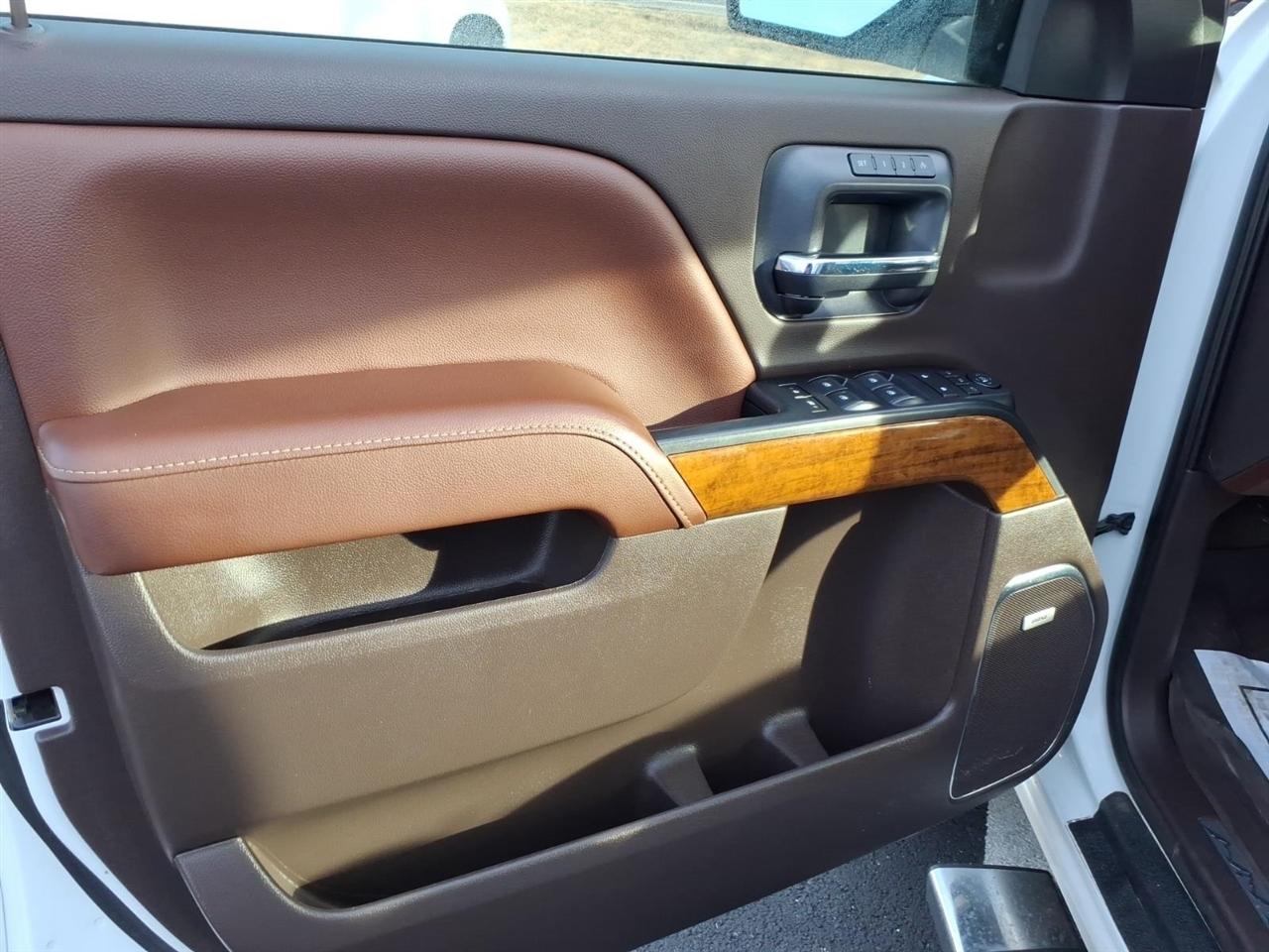 Chevrolet Silverado 1500 4WD Crew Cab 143.5" High Country 2018