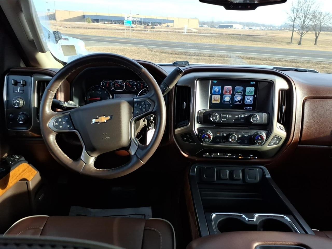 Chevrolet Silverado 1500 4WD Crew Cab 143.5" High Country 2018