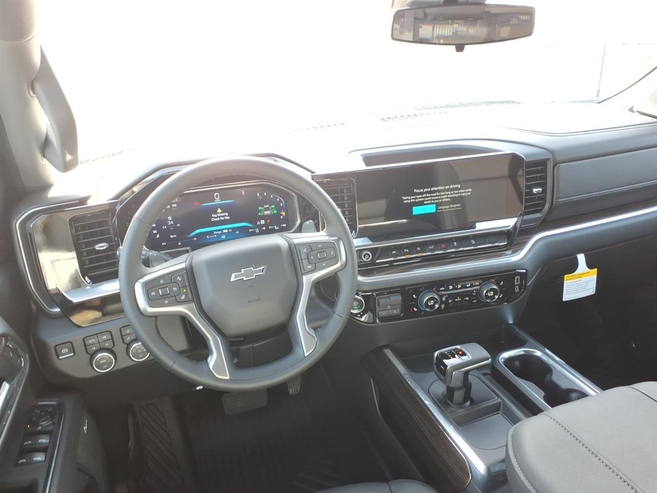 Chevrolet Silverado 1500 4WD Crew Cab 147" LT Trail Boss 2026