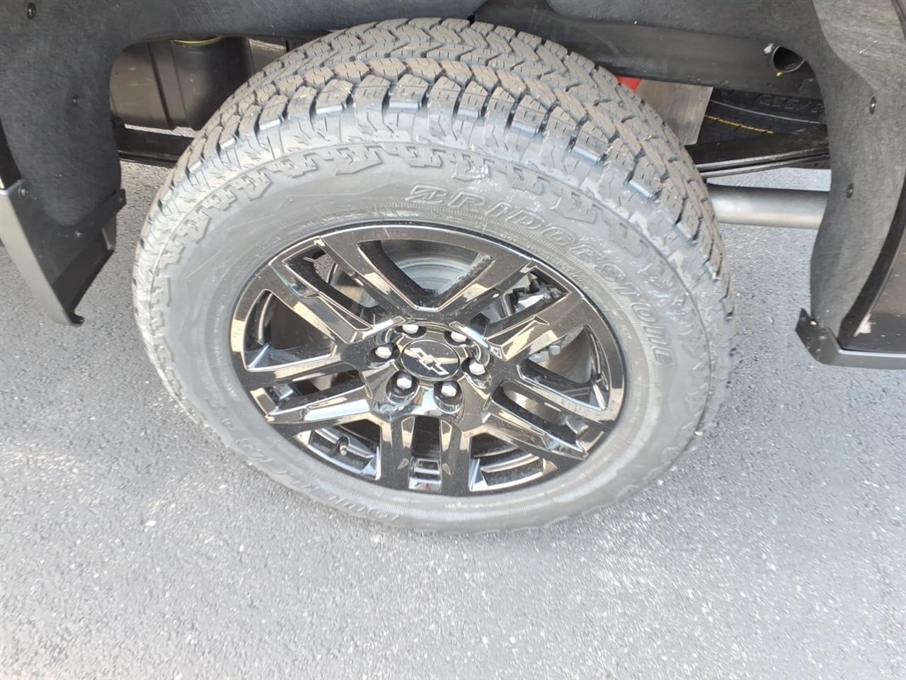 Chevrolet Silverado 1500 4WD Crew Cab 147" LT Trail Boss 2026