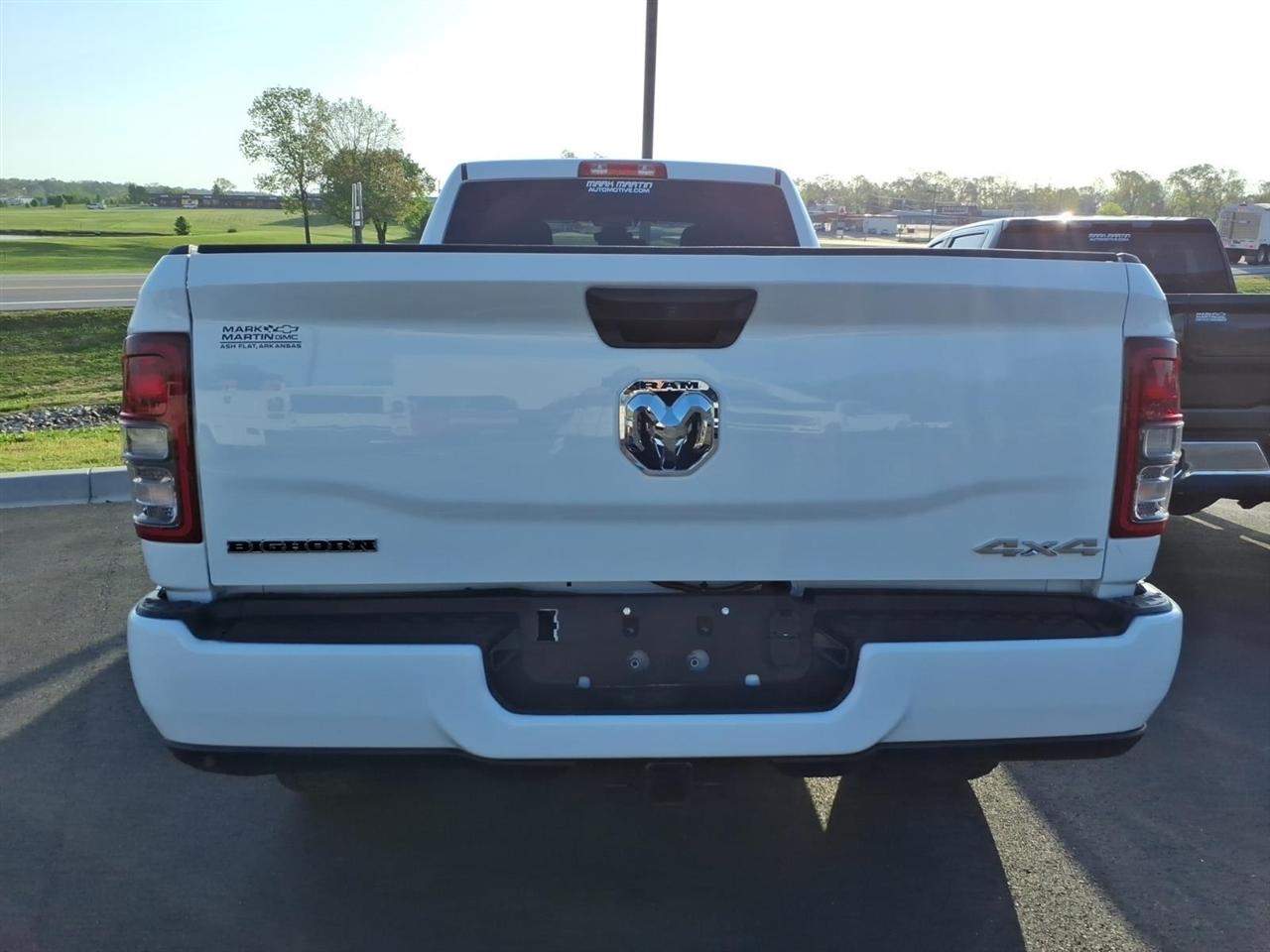 RAM 3500 Big Horn 4x4 Crew Cab 8' Box 2024